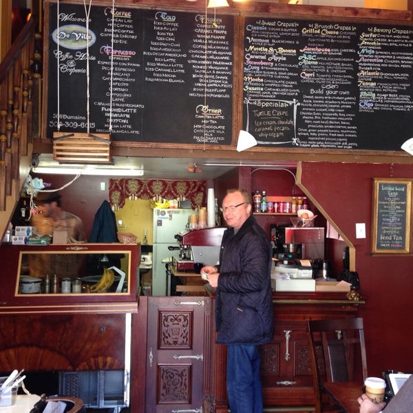 2/28/2014에 Oleg M.님이 DeVille Coffee House &amp; Crêperie에서 찍은 사진