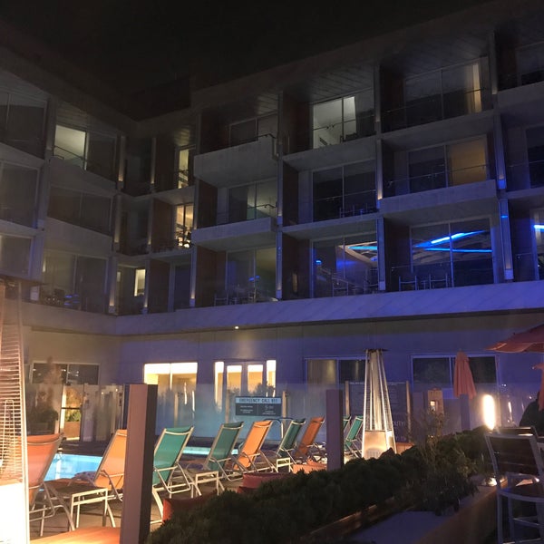 Foto tirada no(a) Shore Hotel por هلا نجد👸 . em 12/30/2019