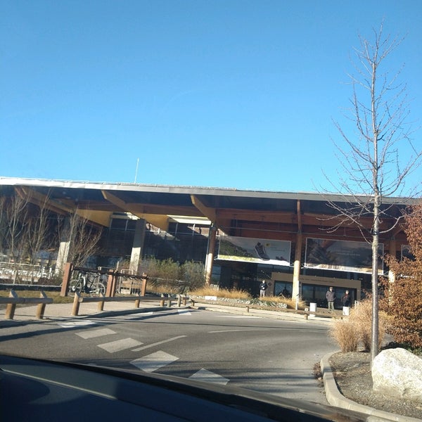 Гора запчастей сургут. Mountain store. Mountain store. Арканзас лагерь. Магазин горы family.