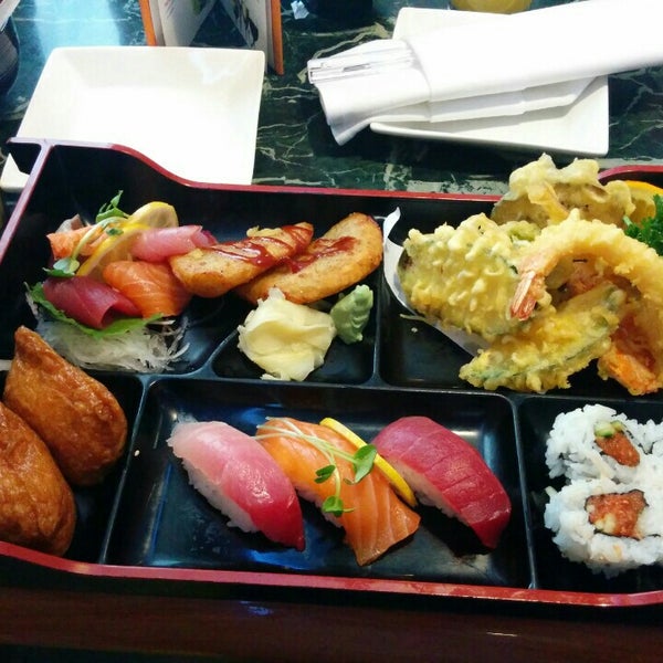 Foto diambil di Wild Wasabi Japanese Cuisine oleh ᴡ y. pada 8/5/2015