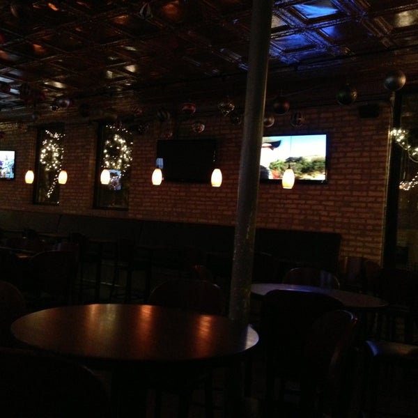 รูปภาพถ่ายที่ George Street Pub โดย Jessica M. เมื่อ 12/24/2012