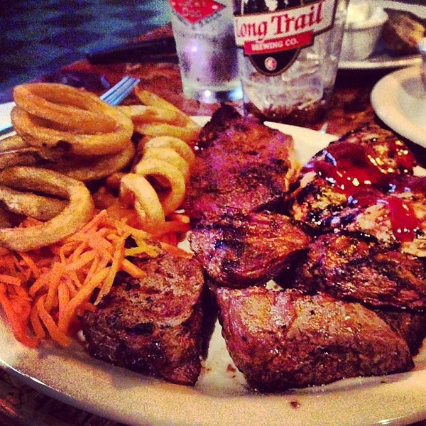 Lucky Dog Tavern & Grill 53 Main St