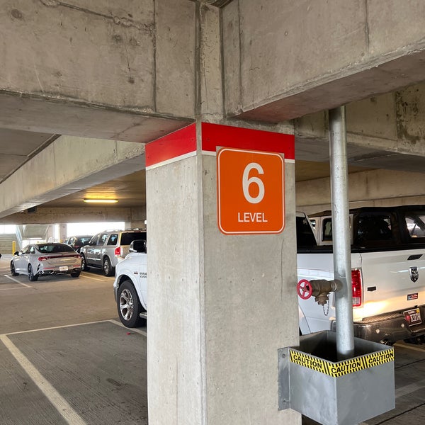 Geico Garage - Estacionamiento en Orlando