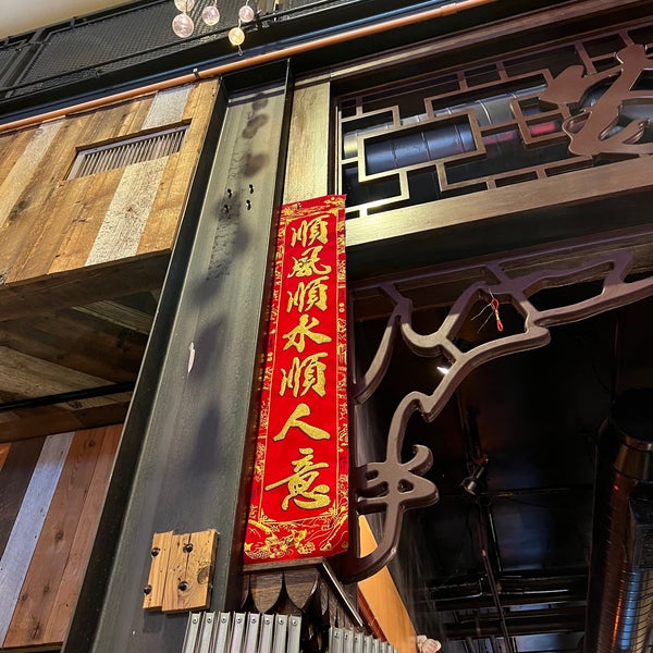 Foto scattata a 家 Jia Szechuan Food &amp; Bar da Lelio Y. il 12/27/2021