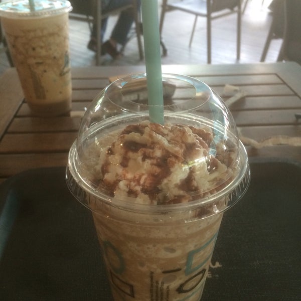 Photo taken at Caribou Coffee by Shn_yt on 6/1/2016