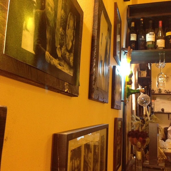11/30/2013 tarihinde George R.ziyaretçi tarafından Bruno Wine Bar &amp; Bistro'de çekilen fotoğraf
