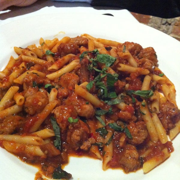Photo taken at Alfredo Authentic Italian Restaurant by Jonte R. on 2/8/2014