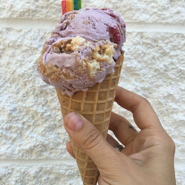 5/22/2016 tarihinde Paige M.ziyaretçi tarafından Cone Gourmet Ice Cream'de çekilen fotoğraf