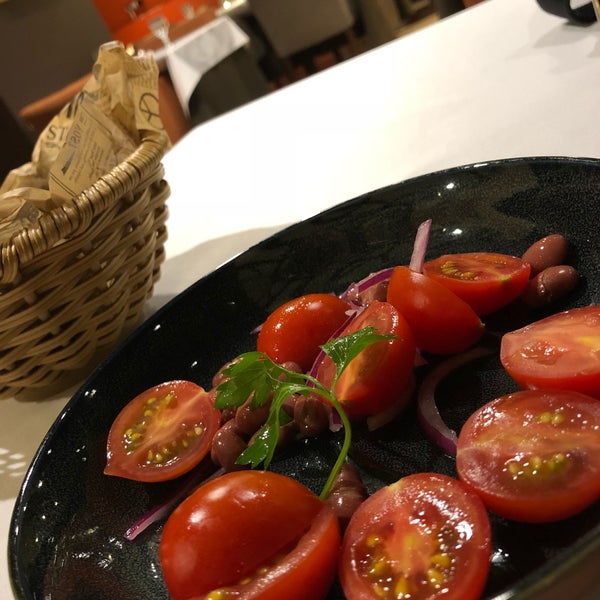 Das Foto wurde bei Ресторан Erarta von Yu® Y. am 5/18/2018 aufgenommen