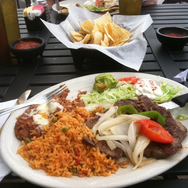 Photo taken at Esparza&#39;s Restaurante Mexicano by Francisco J. on 5/6/2013