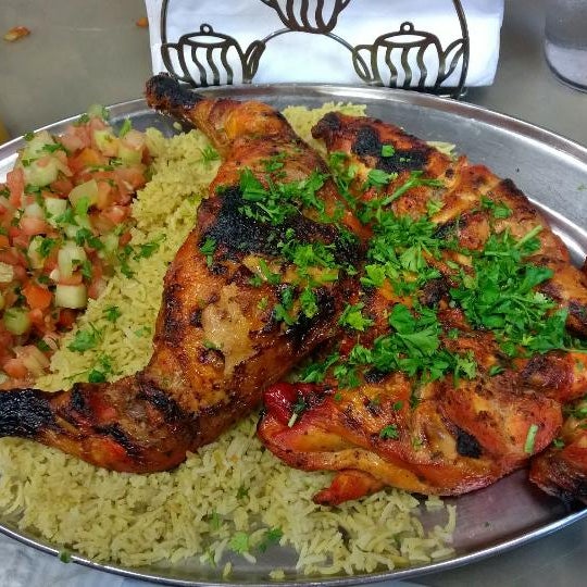 รูปภาพถ่ายที่ Al Aseel Grill &amp; Cafe โดย Mohith M. เมื่อ 8/17/2014