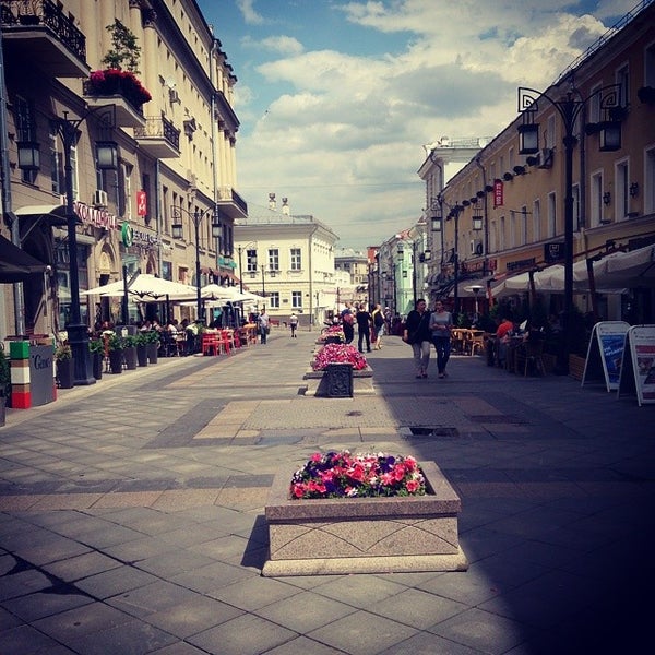 Открытие кузнецкий мост. Улица кузнецкий мост москва. Станция метро кузнецкий мост. Москва, лубянка, кузнецкий мост. Ул кузнецкий мост 11.