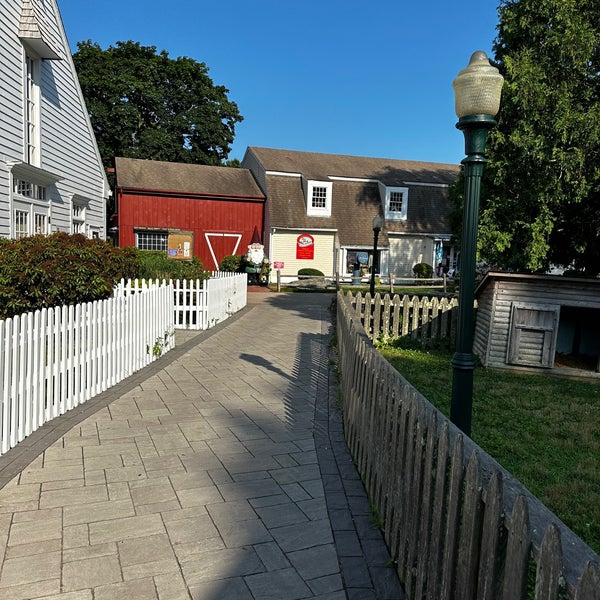 Olde Mystic Village 27 Coogan Blvd