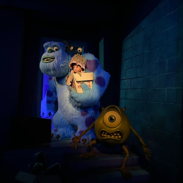 Meeting Sulley at Monsters, Inc. Mike & Sulley to the Resc…