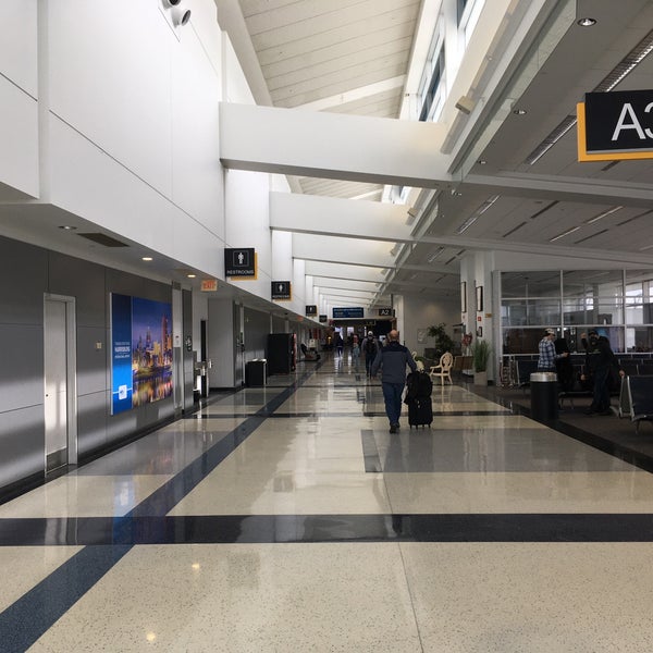Foto tirada no(a) Harrisburg International Airport (MDT) por Dom A. em 3/9/2021