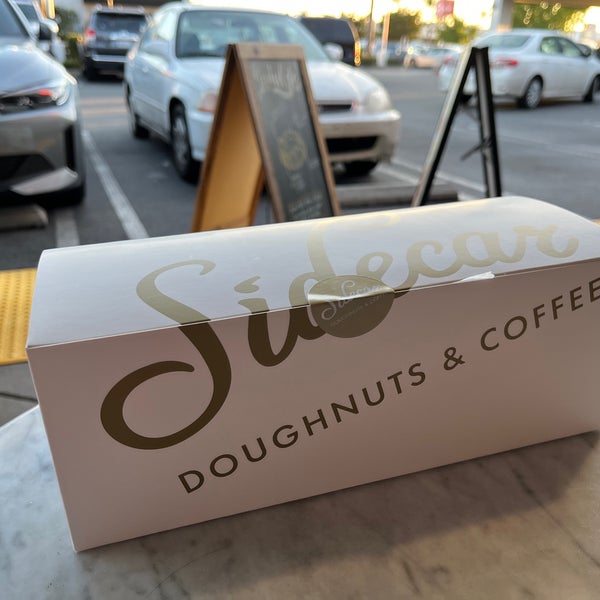 8/18/2023에 Dom A.님이 Sidecar Doughnuts &amp; Coffee에서 찍은 사진