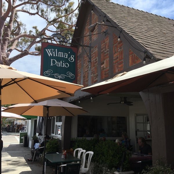 Foto diambil di Wilma&#39;s Patio Restaurant oleh Dom A. pada 6/6/2021