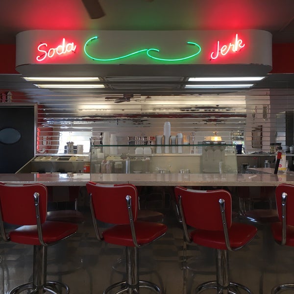 Foto tirada no(a) Soda Jerk Diner &amp; Dairy Bar por Dom A. em 10/18/2020