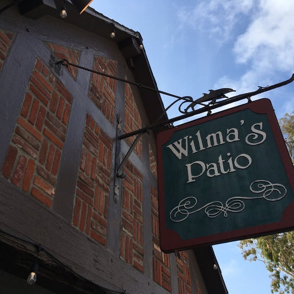 Foto diambil di Wilma&#39;s Patio Restaurant oleh Dom A. pada 5/29/2022