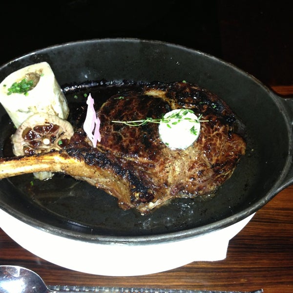 รูปภาพถ่ายที่ BLT Steak โดย Fefo Y. F. เมื่อ 2/15/2013