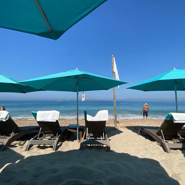 2/22/2020 tarihinde Panagis V.ziyaretçi tarafından Mantamar Beach Club • Bar &amp; Grill'de çekilen fotoğraf