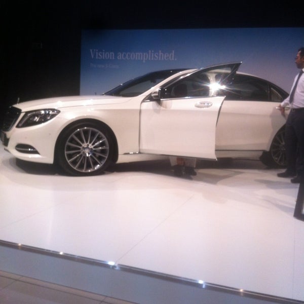 Mercedes Benz Showroom
