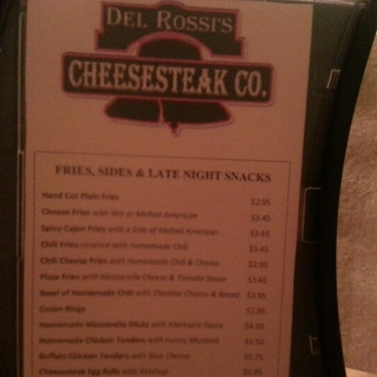 Foto tomada en Del Rossi&#39;s Cheesesteak Co  por Joseph E. el 2/1/2013