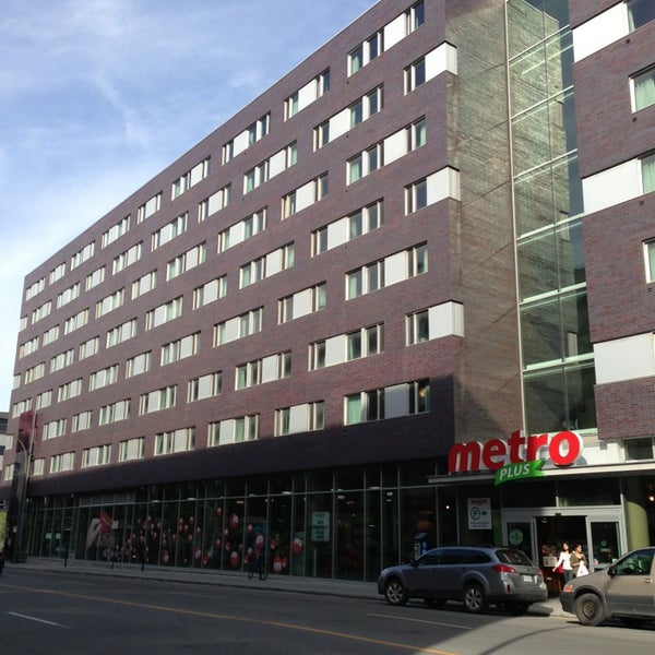 Photos At Residences Phase 4 Ecole De Technologie Superieure College Residence Hall In Montreal