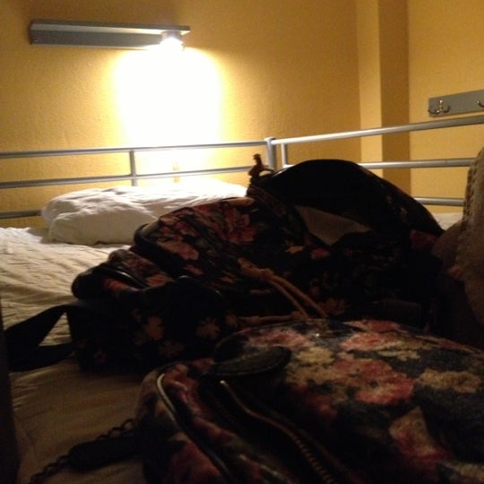 Photo taken at HI-Toronto Hostel by Thalita K. on 12/4/2012