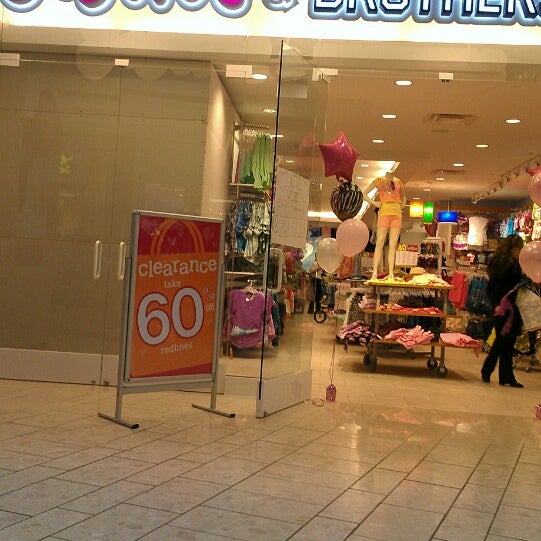 gap stoneridge mall