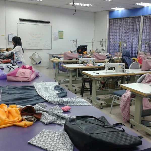 Photos at Kolej Komuniti Pasir Gudang - College Academic Building 