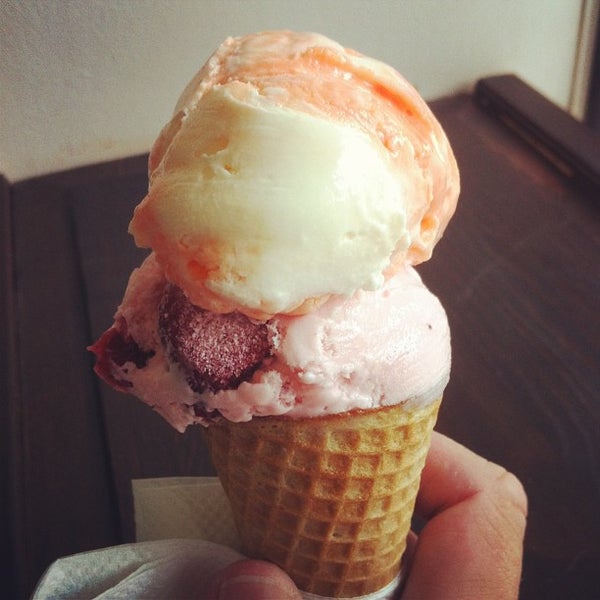 รูปภาพถ่ายที่ Dream Cream Ice Cream โดย Christopher B. เมื่อ 7/17/2013