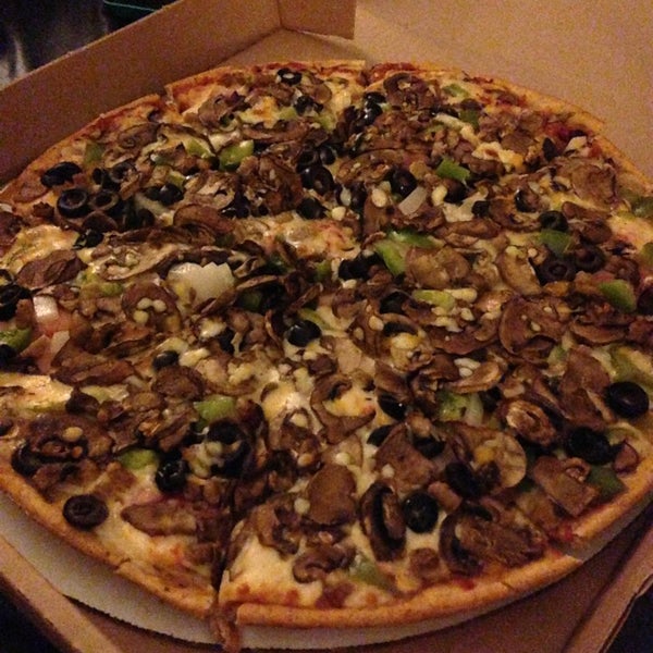 Das Foto wurde bei McSalty&#39;s Pizza von Tim S. am 6/16/2013 aufgenommen