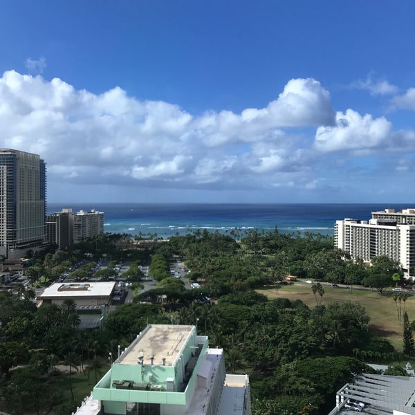 รูปภาพถ่ายที่ Holiday Inn Express Honolulu-Waikiki โดย hikkytw S. เมื่อ 10/18/2017