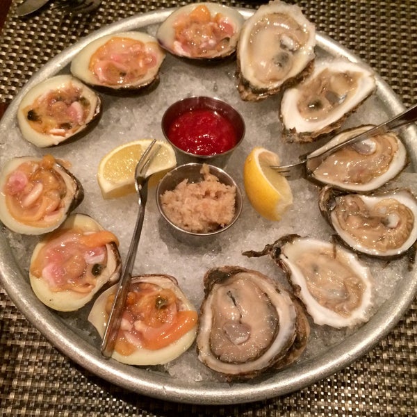 Foto tomada en Psari Seafood Restaurant &amp; Bar  por douglas el 1/7/2016