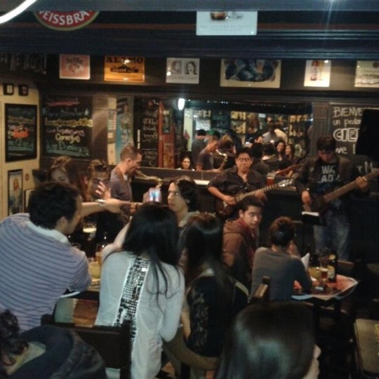 รูปภาพถ่ายที่ The Beer Box โดย BeerBox STAFF เมื่อ 2/25/2013