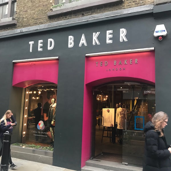 Ted Baker - Tienda de ropa en Covent Garden