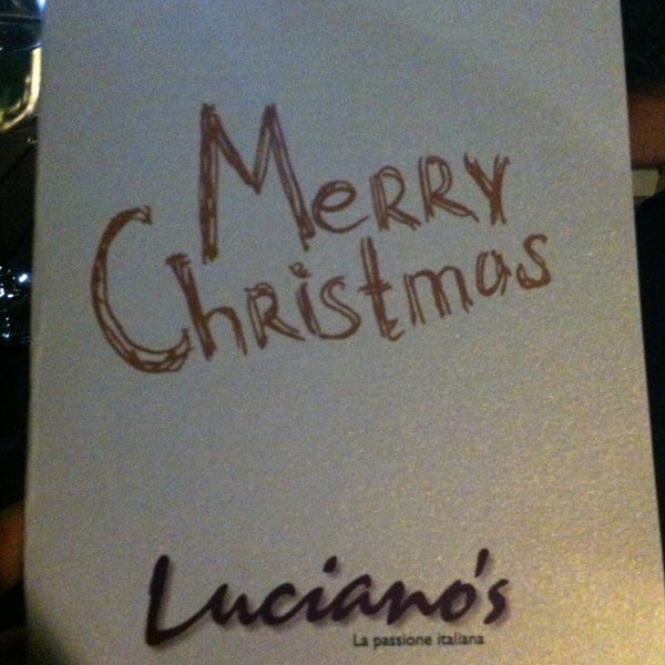รูปภาพถ่ายที่ Luciano&#39;s โดย Pinay Flying H. เมื่อ 12/24/2012