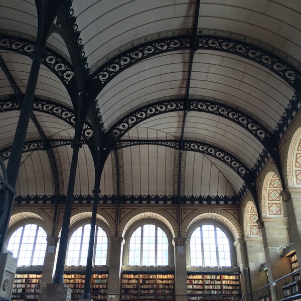 Foto scattata a Bibliothèque Sainte-Geneviève da Michael K. il 3/27/2015
