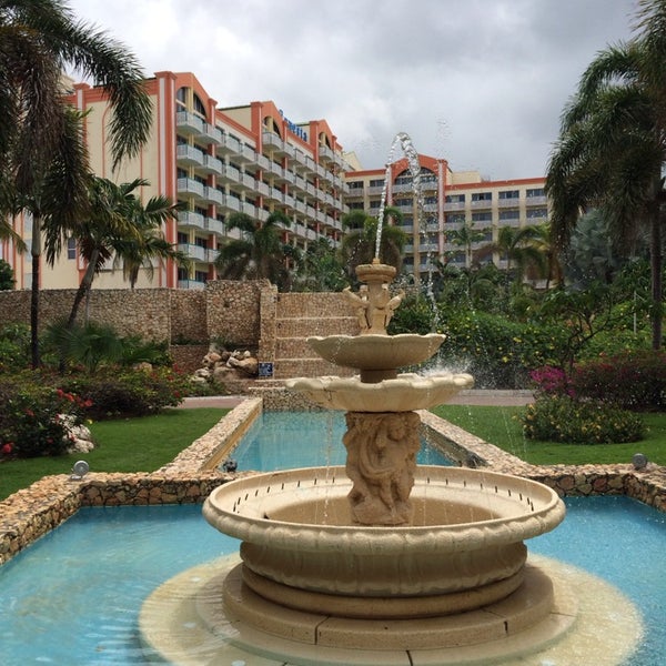 5/19/2014 tarihinde Garrett B.ziyaretçi tarafından Sonesta Maho Beach Resort, Casino &amp; Spa'de çekilen fotoğraf