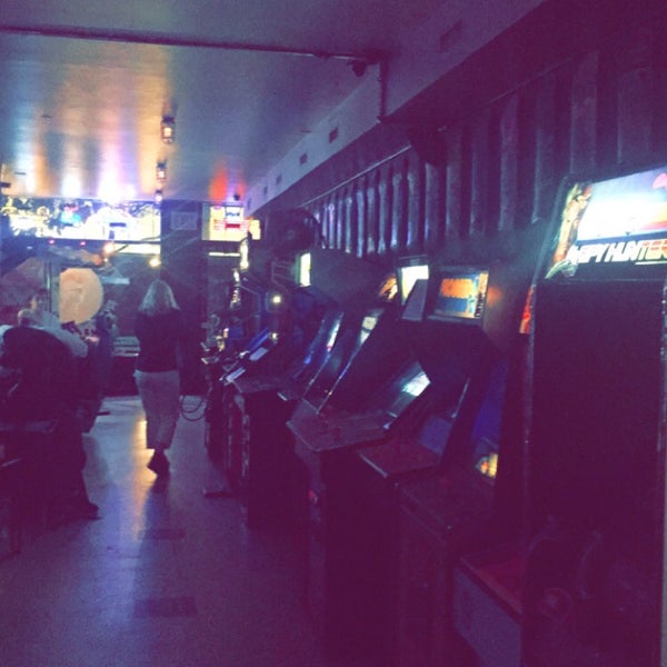 3/16/2016 tarihinde Josh F.ziyaretçi tarafından Two-Bit&#39;s Retro Arcade'de çekilen fotoğraf