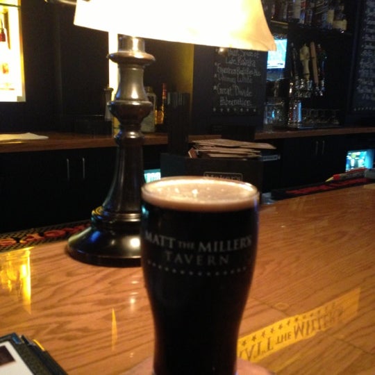 11/20/2012にMichelleがMatt The Miller&#39;s Tavern Grandviewで撮った写真