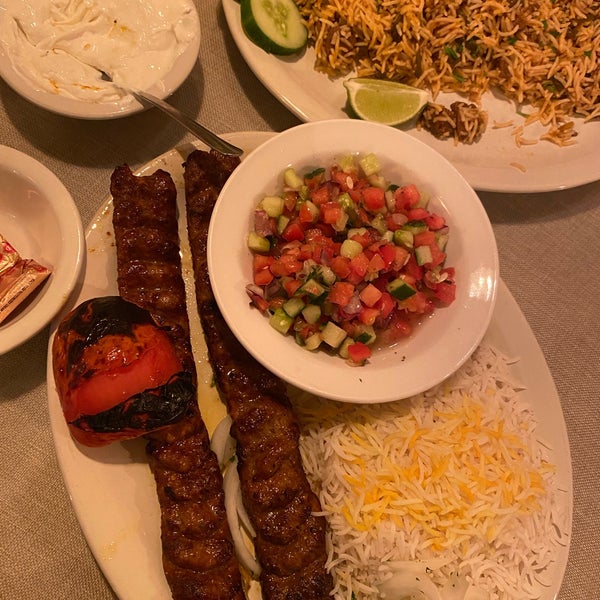 Foto tirada no(a) Shahrzad Persian Cuisine por Amir Q. em 11/21/2021