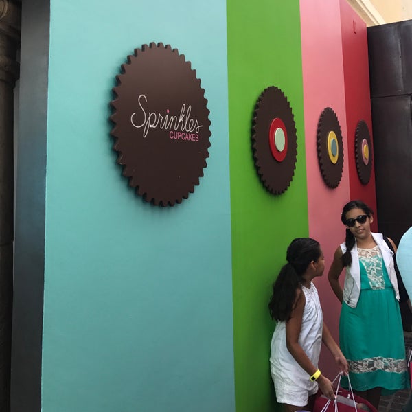 Photo taken at Sprinkles The Grove by Amir Q. on 5/14/2017