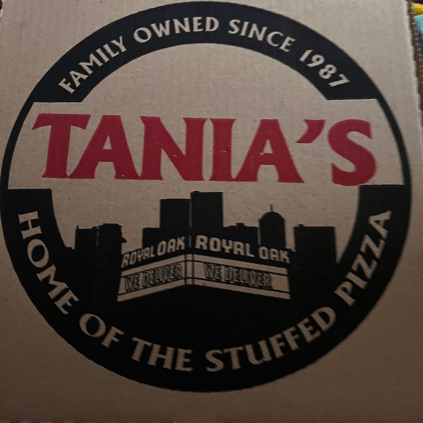 Foto tirada no(a) Tania&#39;s Pizza por Chad C. em 6/23/2023
