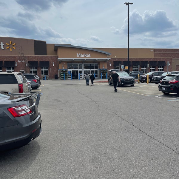 Walmart Supercenter 23 tips from 2438 visitors