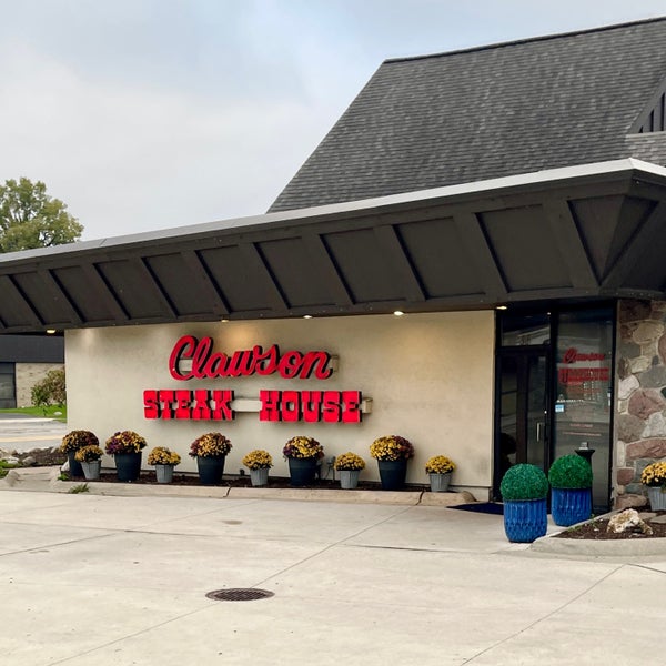 Foto tirada no(a) Clawson Steak House por Chad C. em 10/6/2021