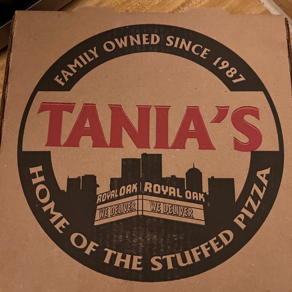 Foto tomada en Tania&#39;s Pizza  por Chad C. el 11/7/2022