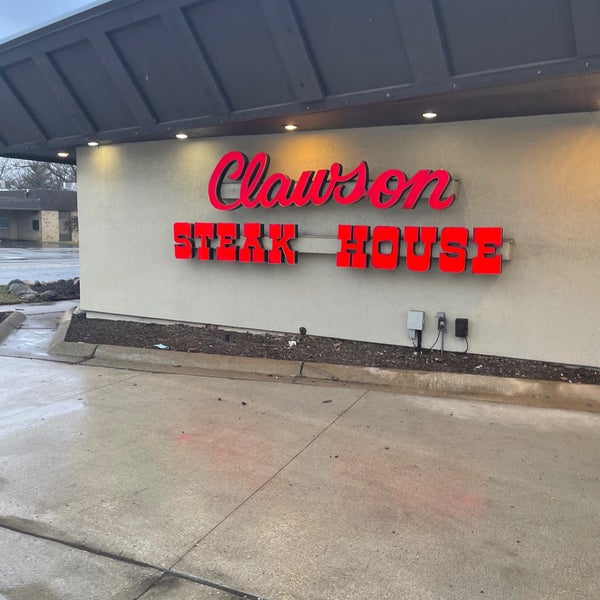 รูปภาพถ่ายที่ Clawson Steak House โดย Chad C. เมื่อ 4/7/2022