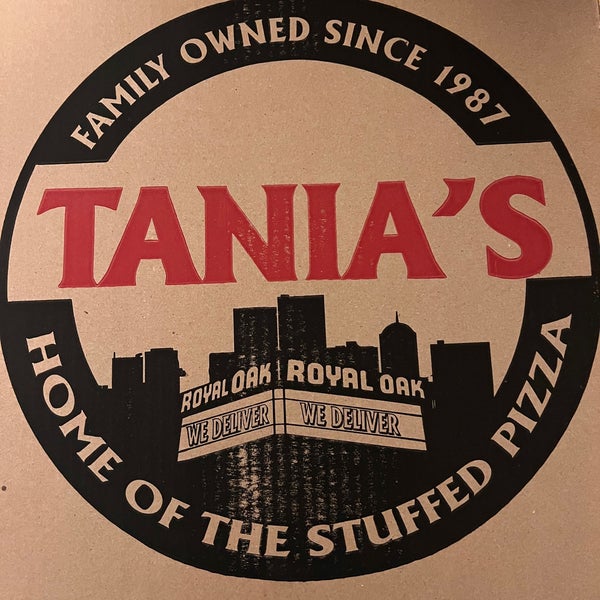 Foto tomada en Tania&#39;s Pizza  por Chad C. el 1/8/2023